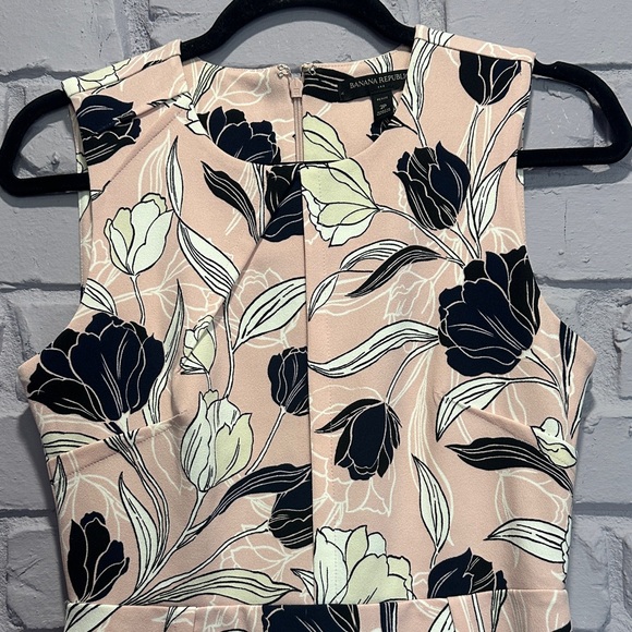 NWOT Floral Sleeveless Dress - Black and Cream size 2P - Picture 3 of 11